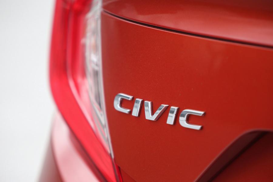 Логотип Honda Civic RS Sedan (FC1) 2019 года  (AU) (фото 5 из 40)